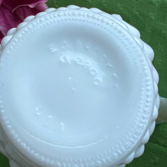 Milk Glass milk glass  Hobnail  Bud vases lot of (2) vintage - Picture 5 of 7